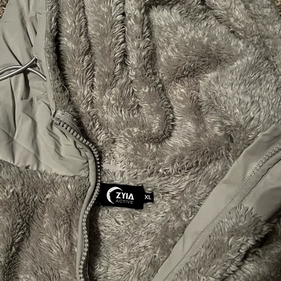 Zyia Sherpa Jacket - Picture 1 of 2